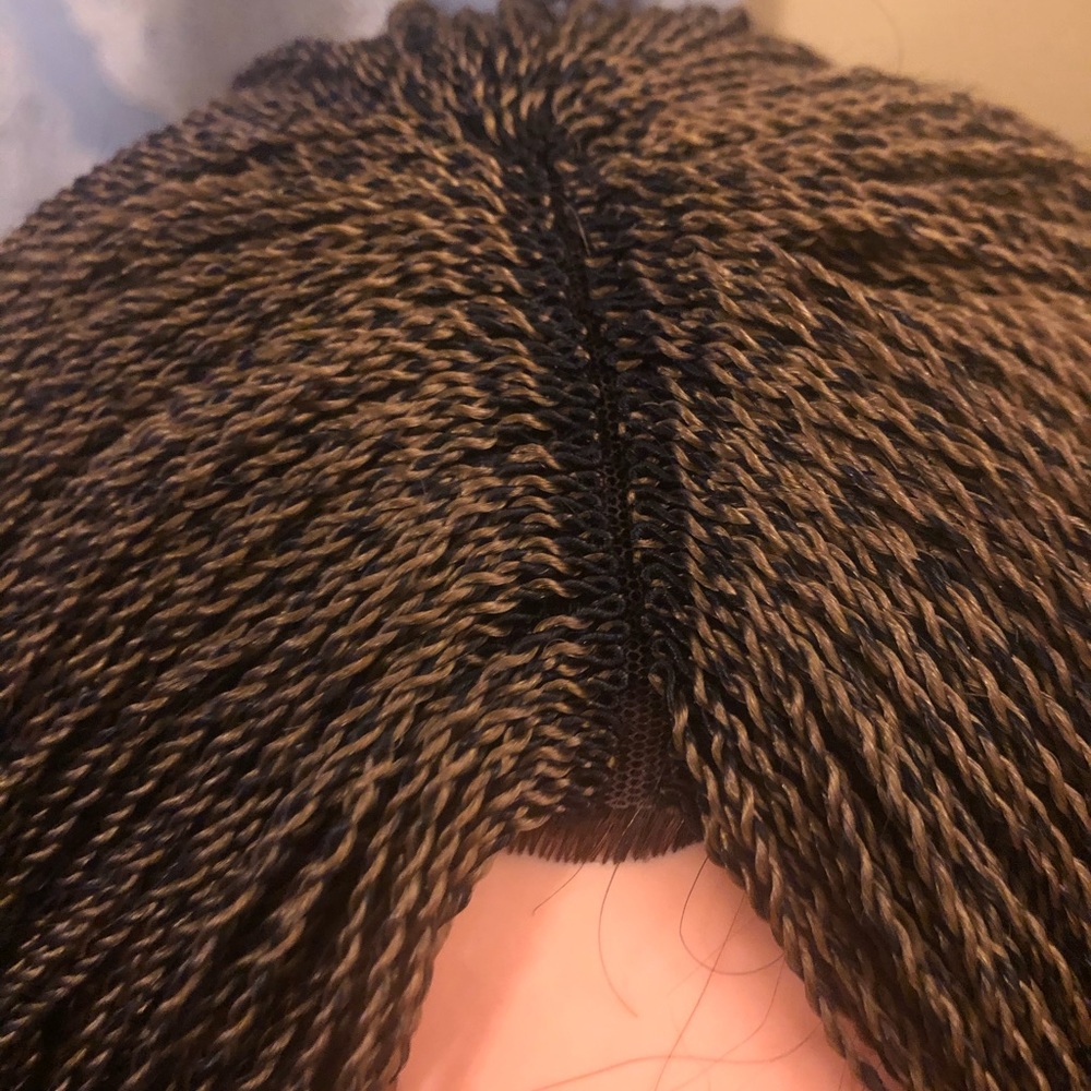 Twisting wig